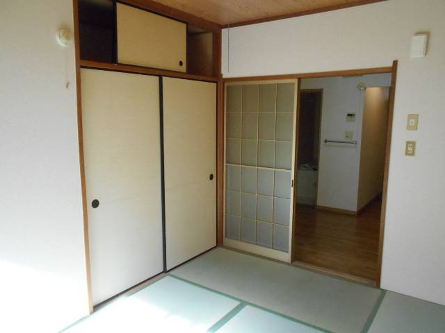 　室内